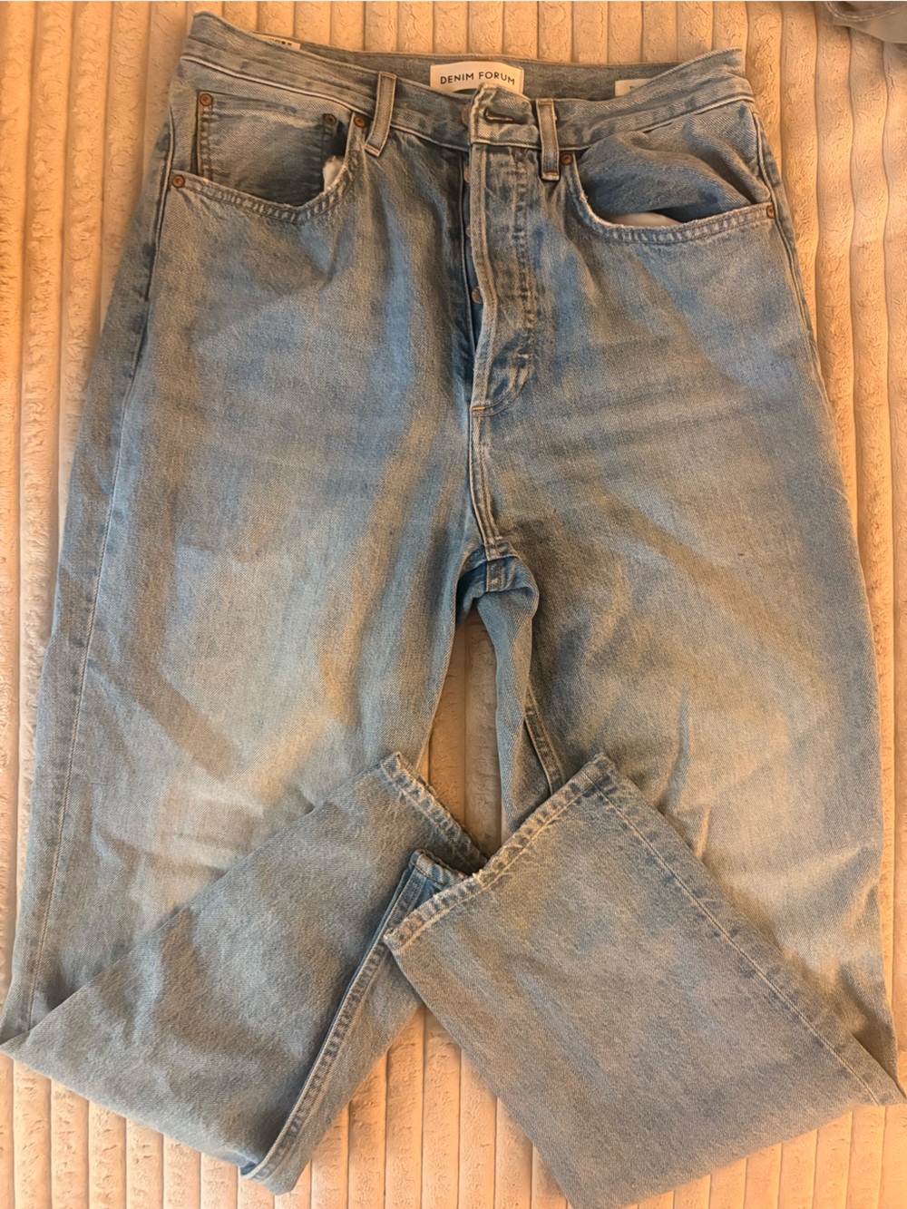 Aritzia Denim Forum Women’s Light Blue Straight Jeans